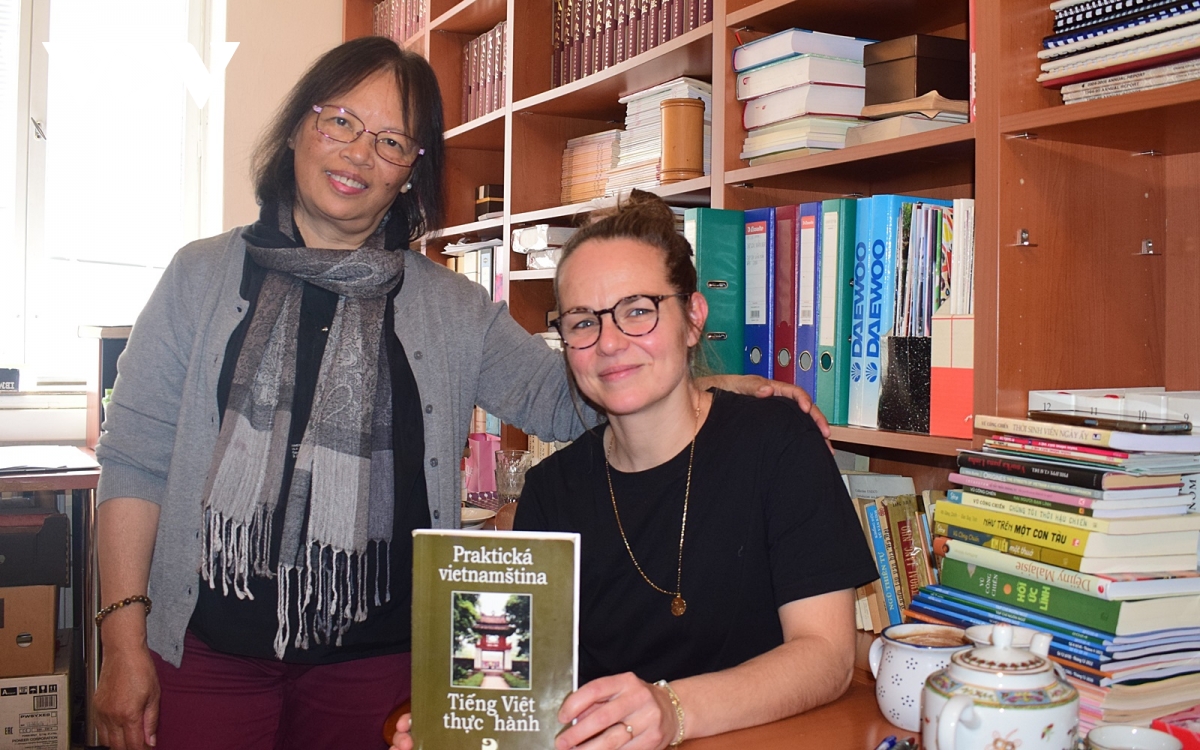 Người gìn giữ, lan tỏa văn hóa và ngôn ngữ Việt Nam tại Cộng hòa Séc